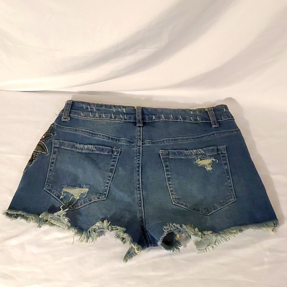 Shorts Embroidered Tiger Cat Flowers Jean Denim Shorts Raw Hem Cut Off 1st Kiss - Picture 6 of 6